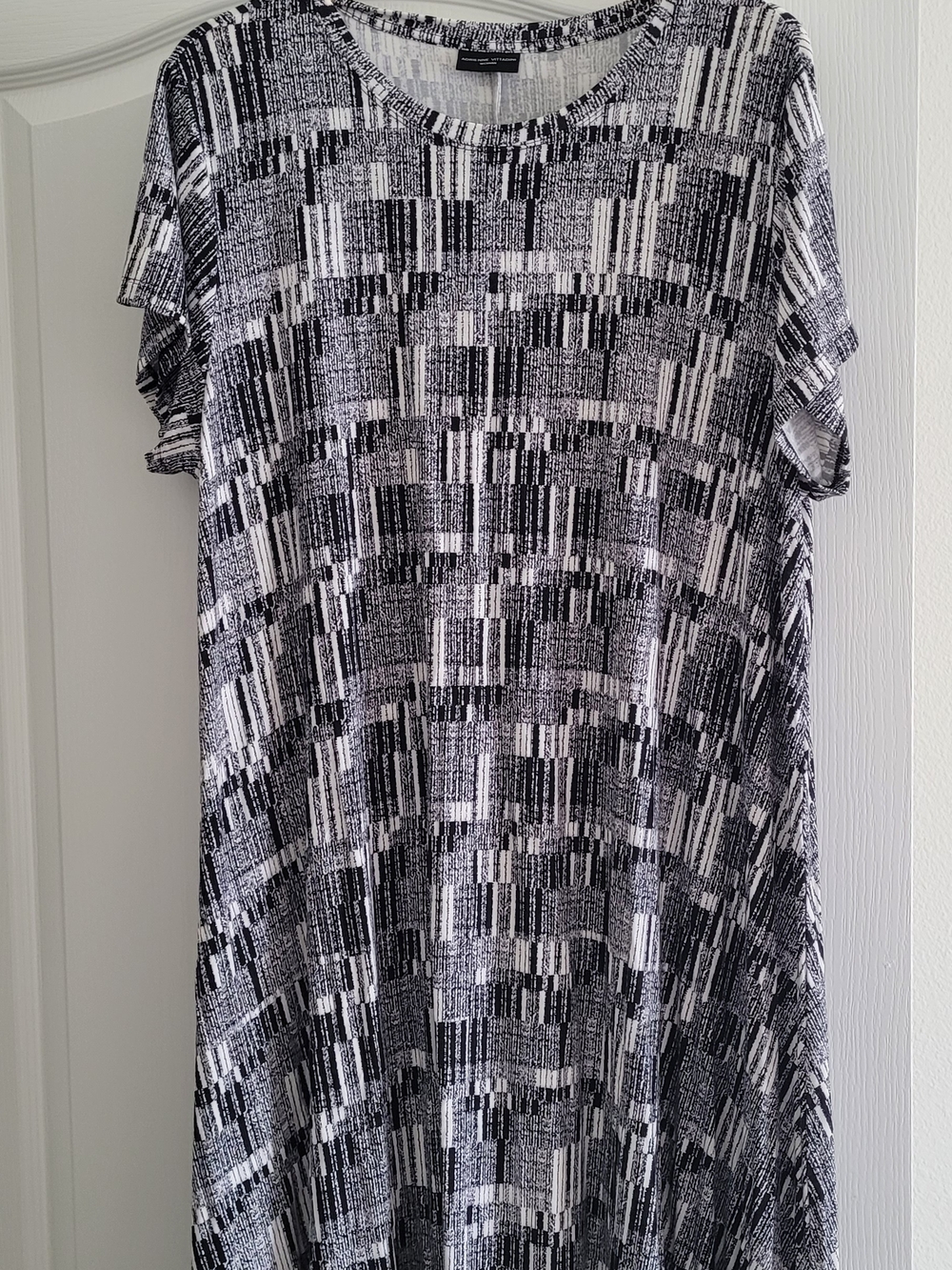 Adrienne Vittadini Black and White Geometric Midi Dress 2X, like new